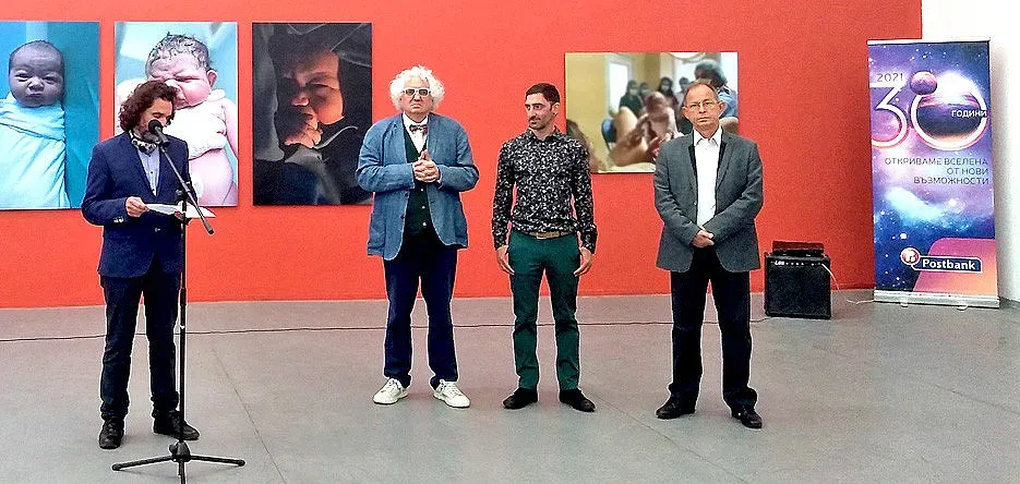 До 15 юни ще продължи фотографската изложба “В началото”