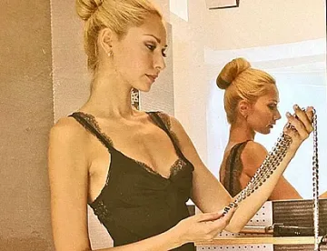 Дони държи Нети гладна