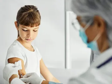 ЕК подкрепи ваксинирането на тийнейджъри с Pfizer