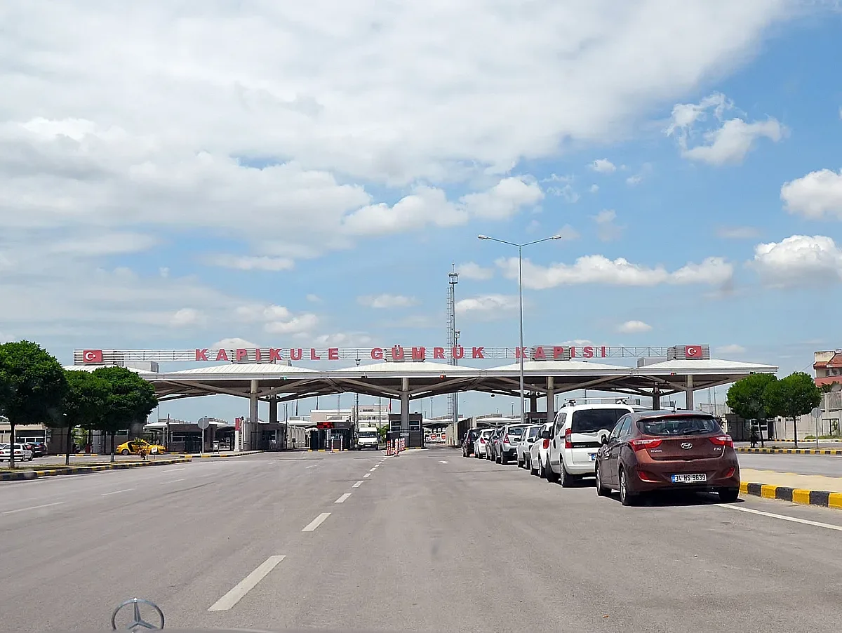 Турция облекчи мерките за българи