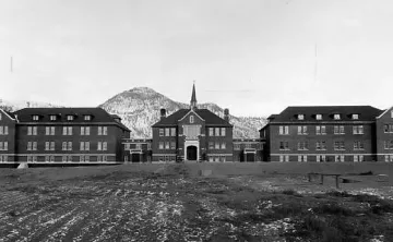 Канада в шок от масов гроб на 215 деца