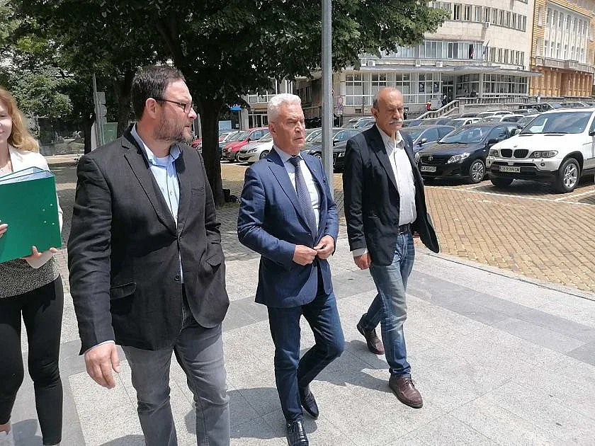 Сидеров: Може да влезем в „италиански сценарий”