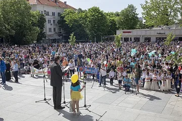 С празнично шествие Стара Загора отбеляза 24 май