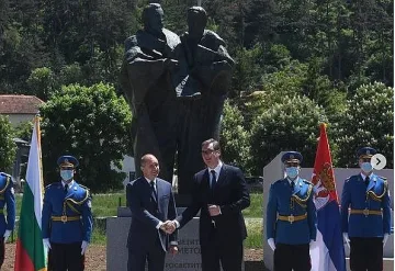 Вучич посрещна Радев като брат