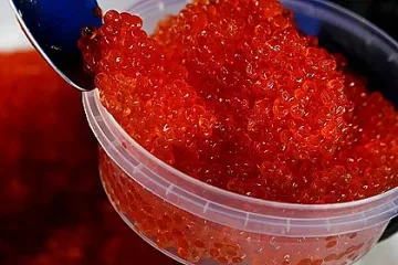 Червеният хайвер горчи. Русия вдигна цената