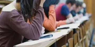 Пратиха в трета глуха преписвачите зрелостници