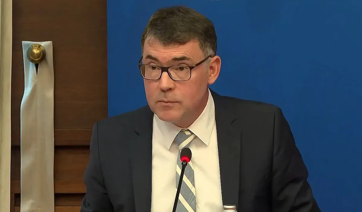 МВФ настоява за по-високи данъци, Петкова не дава