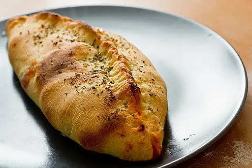 Как да си направим оригинална пица калцоне