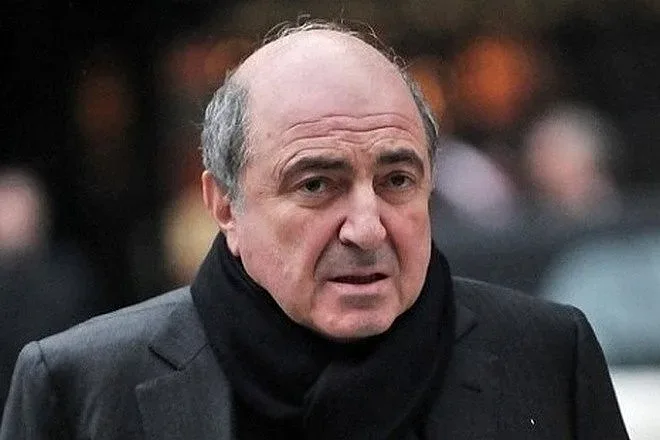 Кръстника на Кремъл. Всички искат имота му