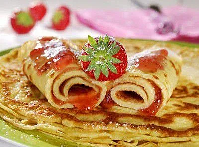 Вкусна закуска! Ягодови палачинки