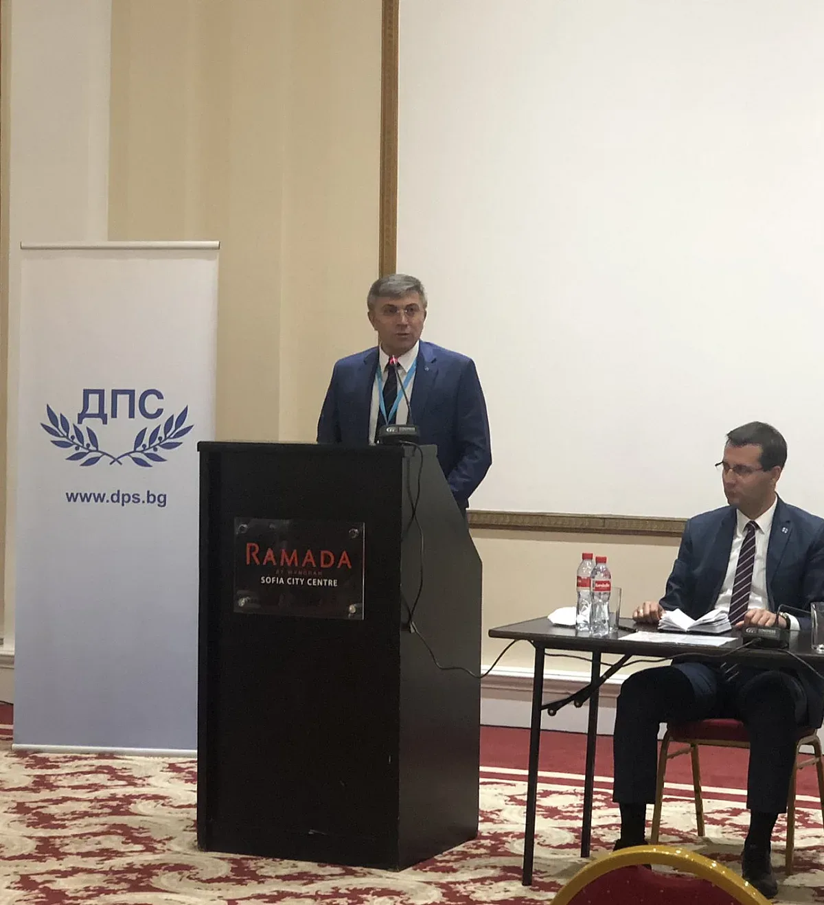 Карадайъ:За връщане на нормалността е нужен диалог