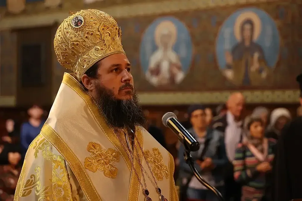 Епископ Исаак пред децата на Кюстендил: Манастирите са стожер на българщината