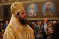 Епископ Исаак пред децата на Кюстендил: Манастирите са стожер на българщината