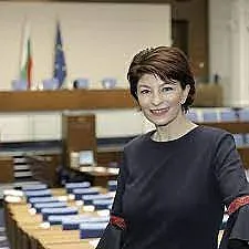 Скандал. Атанасова за Спецов. Има ли осигуровки?