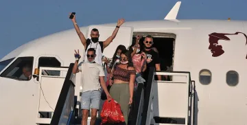 Първите туристи пристигнаха в Слънчев бряг