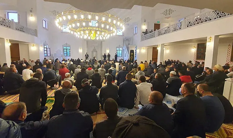Мюсюлманите празнуват Рамазан Байрам