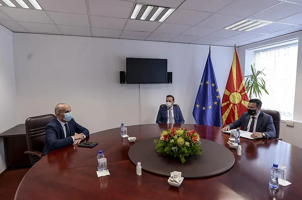 Кючюк и Заев търсят изход от задънената улица