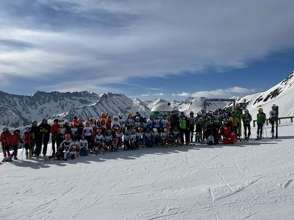 Талантите в ските с лагер на Банско