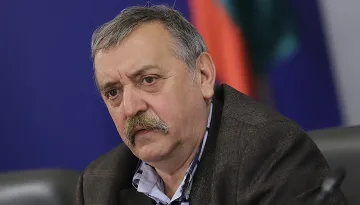 Кантарджиев: Продължаваме да носим маски