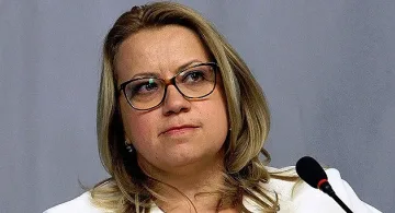 Стотици социалисти зад Деница Златева