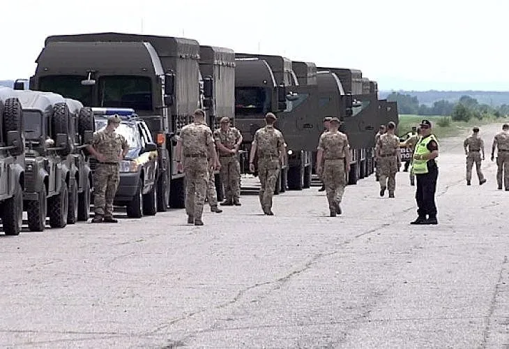 400 военни и бойна техника пресичат страната ни