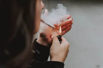 Всеки втори тийнейджър у нас пуши