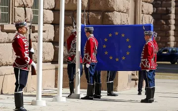 Издигнаха знамето на ЕС пред президентството