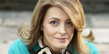 Деси Радева прекрасна. Първи снимки след болницата