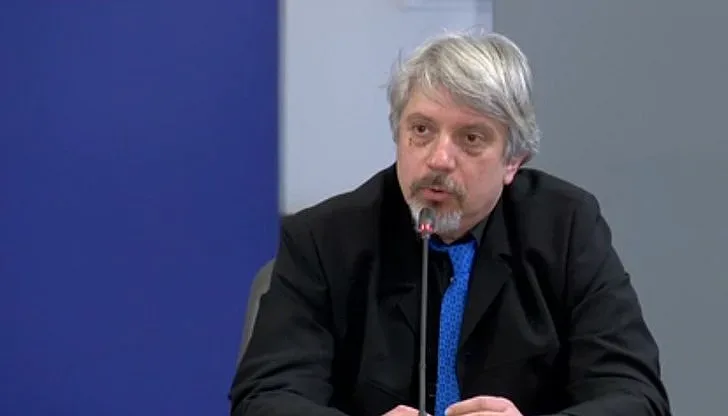 Проф. Витанов успокои: Третата вълна си отиде