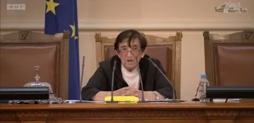 Мика Зайкова ориса новия премиер