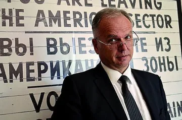 Чуков: България е като плат, САЩ и Русия го дърпат