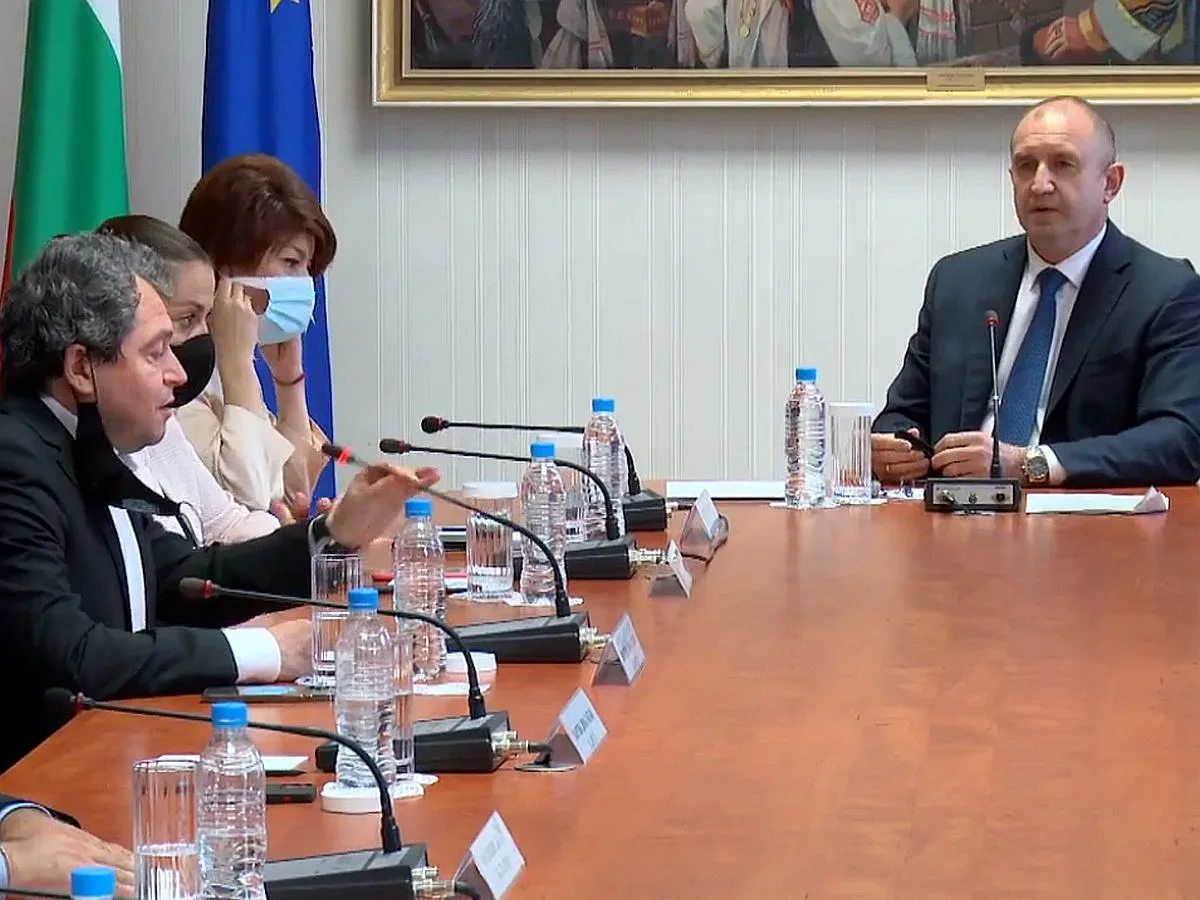 ЦИК отново зацикли, карат се за шеф