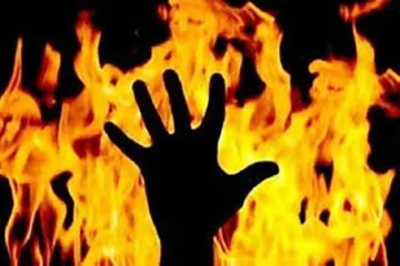 Жестоко: Запалиха мъж посред бял ден