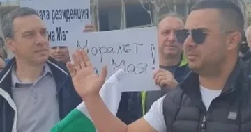 Скандал: Кметът на Бургас скочи на Манолова и Иванов