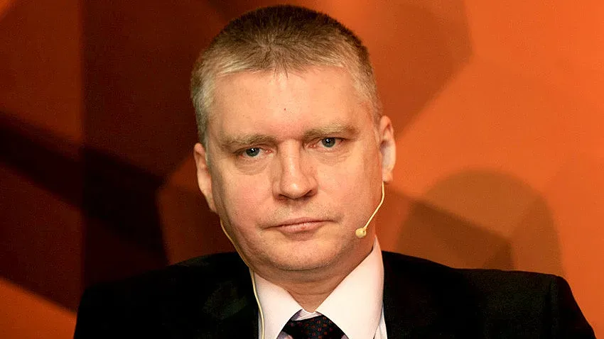 Слави постави в шах уморените политици