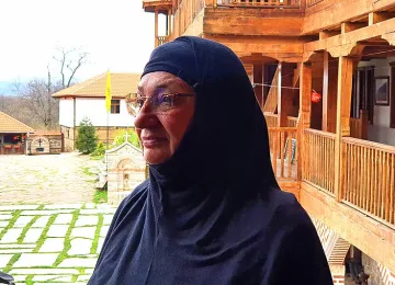 Бях журналист, но намерих призванието си като монахиня