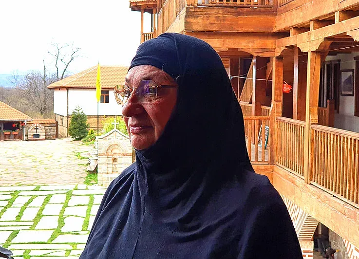 Бях журналист, но намерих призванието си като монахиня