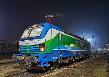 4 "умни" локомотива тръгнаха из страната