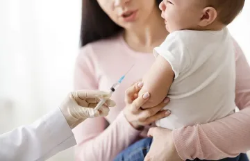 Слагат Pfizer и Modera на бебета