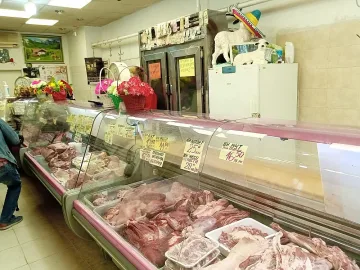 Проверки на традиционните храни за Великден в София