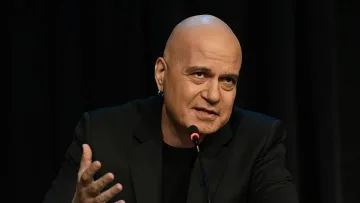 След връщането на мандата. Първи думи на Слави