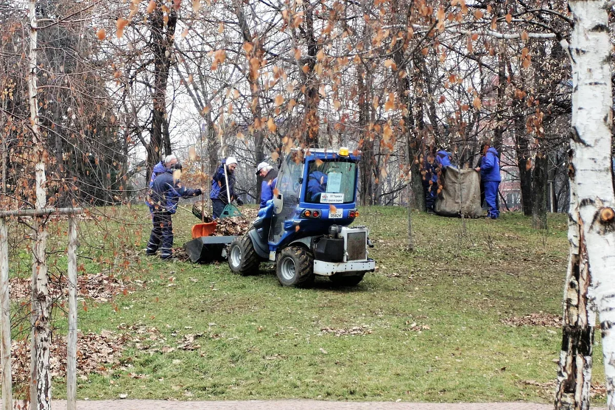 Започна пролетното почистване на София