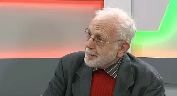 Ицко Финци щял да блъсне Татяна Лолова в трамвай