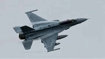 Българският F-16 полетя у нас!