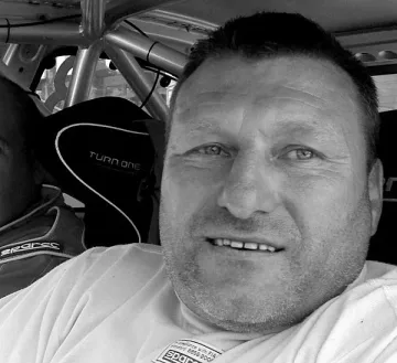 Кой е загиналият пилот в ралито до Благоевград?