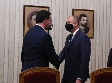 Митов върна мандата на Радев