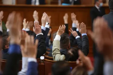 Браво! Новите депутати си вдигат заплатите