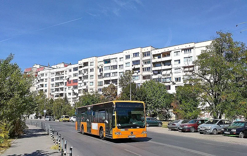 Променят автобусни спирки заради новото метро