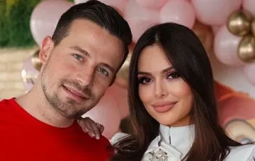 Вкусна погача за новата внучка на Доган