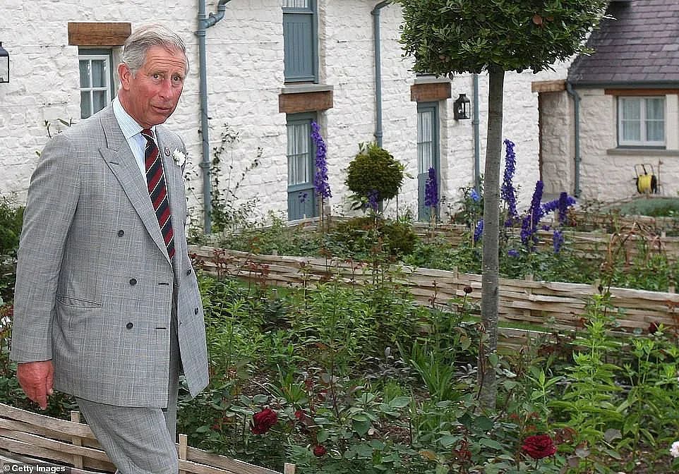 След разговор с Хари: Чарлз се затвори във вилата си